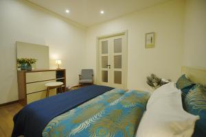 Cozy Apartment Near Holiday Inn