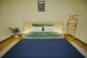 Cozy Apartment Near Holiday Inn