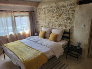 Renovated Bastide Among Vineyards Near Uzès
