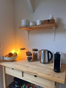 Cozy tiny house close to Schiphol Ams Airport