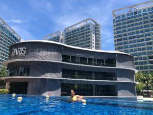 Azure Luxe Suites in Azure Bicutan Near NAIA and MOA