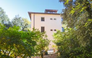 Lovely Apartment In Citerna With Wifi