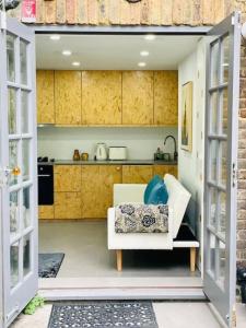 Charming 2Bd Modern Flat with Garden In Little Venice