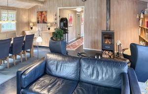 3 Bedroom Beautiful Home In Oksbøl