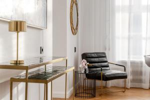 2BR 98m2 apartment in Old Town with View and Free Parking!