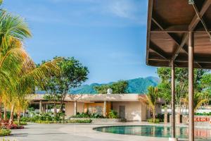 Apartment on the 21st floor, ocean and Sierra views