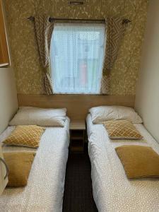 3 bedroom 8 berth Standard Basic caravans with Hot Tub,Mountain Bikes