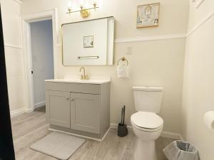 Redbrick Suites - 1BR-1BA Apts near UE