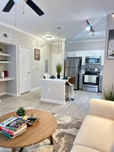 Stylish 1BR Magnolia Getaway Minutes to The Woodlands