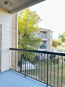 Stylish 1BR Magnolia Getaway Minutes to The Woodlands