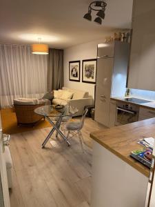 Berlin City West Lux Appartement KuDamm Adenauerplatz centrally located family group friendly Netflix