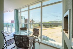 Apartamento vista para o mar com 02 dormitórios