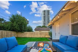 3BR Near Peanut Island | Events, Grill & Games