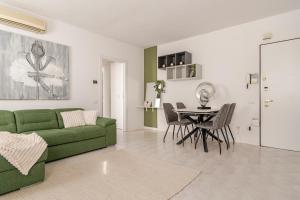 Central Bergamo Apartment, Near Airport and Train