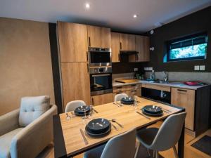 Mountain-view eco-friendly cottage