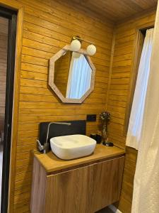 Cozy Private Cottage Large Yard