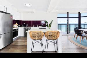 Luxury Apartment Beach Views - Lvl 26!