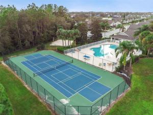 Family retreat w pool, spa & BBQ grill