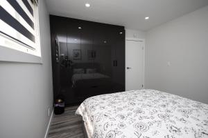 3 - Bedrooms Cozy Cove Extension