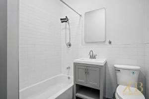 Classic NYC Brownstone 2Br Apartment in Prime Chelsea