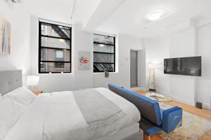 Beautifully Renovated Studio in Prime Manhattan