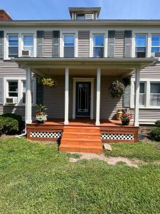 Modern Studio Retreat Minutes from Downtown Burlington