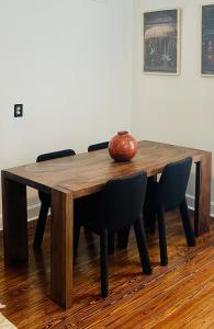 Beautiful, Cozy Bungalow 5 min from ATL Airport