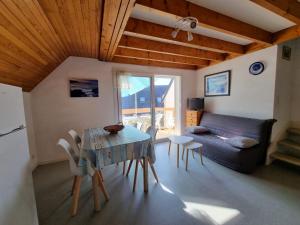 Appartement T3 duplex près plage et port, parking privé, animaux acceptés - FR-1-775-47