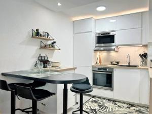 Appartement moderne 3 pièces, 5 couchages, Bormes-les-Mimosas - FR-1-251-880