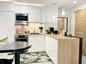 Appartement moderne 3 pièces, 5 couchages, Bormes-les-Mimosas - FR-1-251-880