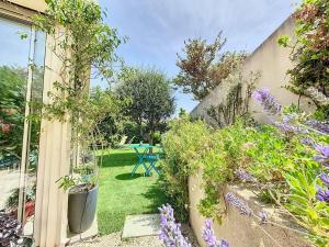 Villa climatisée à La Ciotat avec piscine et parking sécurisés - 2 à 4 voyageurs - FR-1-770-66