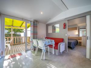 Mobil-home Adapté PMR avec Terrasse à Notre-Dame-de-Monts - API-1-52-664