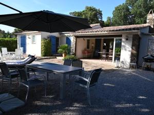 Maison 3 chambres avec piscine dans un cadre calme et rare - FR-1-726-66