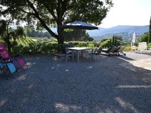 Maison 3 chambres avec piscine dans un cadre calme et rare - FR-1-726-66