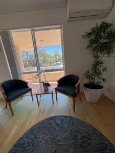 Warriewood Waves - Beachside Retreat for Two