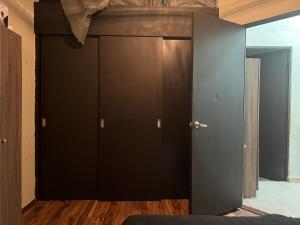 HABITACIÓN AMPLIA y EQUIPADA