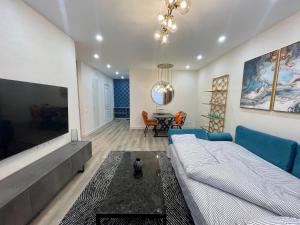 LUXURY Apartment in Podil Plaza & Residents