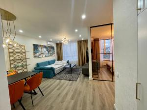 LUXURY Apartment in Podil Plaza & Residents