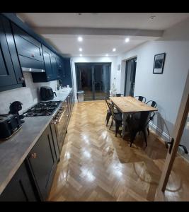 Large newly refurbished house close to harbour Free Parking