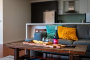 Coastal Comfort, Just a Ocean Glimpse Away Torquay