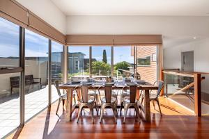 Coastal Comfort, Just a Ocean Glimpse Away Torquay