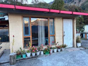 Basanti Rawat Homestay