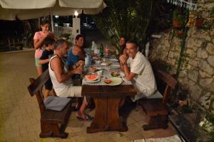 Apartmani Jenny i Tania