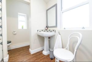 Bright 3BR 2BA Home Close to Lincoln Hospital