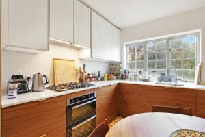 Pass the Keys Bright and spacious flat in Kentish Town