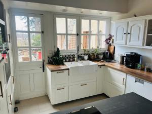 Maison 200m2 avec piscine à 15mn de Lyon Perrache en TER