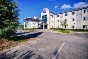 Motel 6-Huntsville, ON