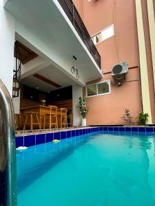 Studio Apartment, Sinza