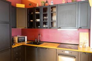 Historic Home with Frescoes near the Royal Palace