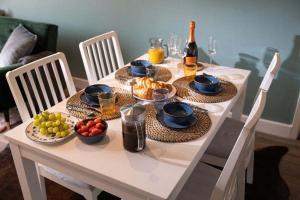 Modern City Centre Flat with Secure Underground Parking Pure B